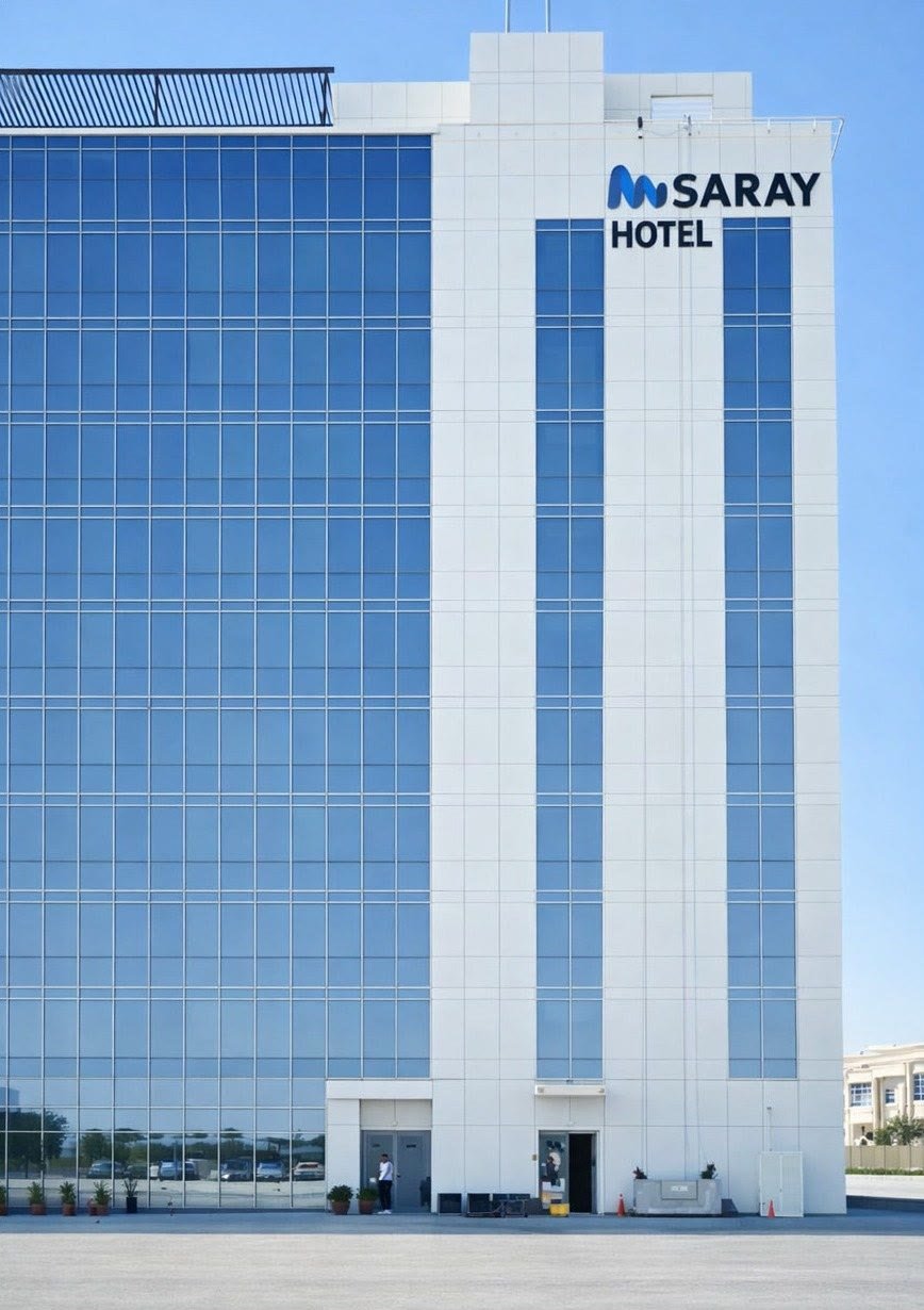 Saray Hotel, Building identity signage